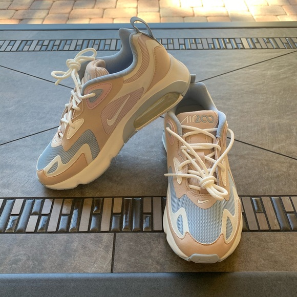 nike air max 200  • BRAND NEW • NEVER WORN - Picture 2 of 16